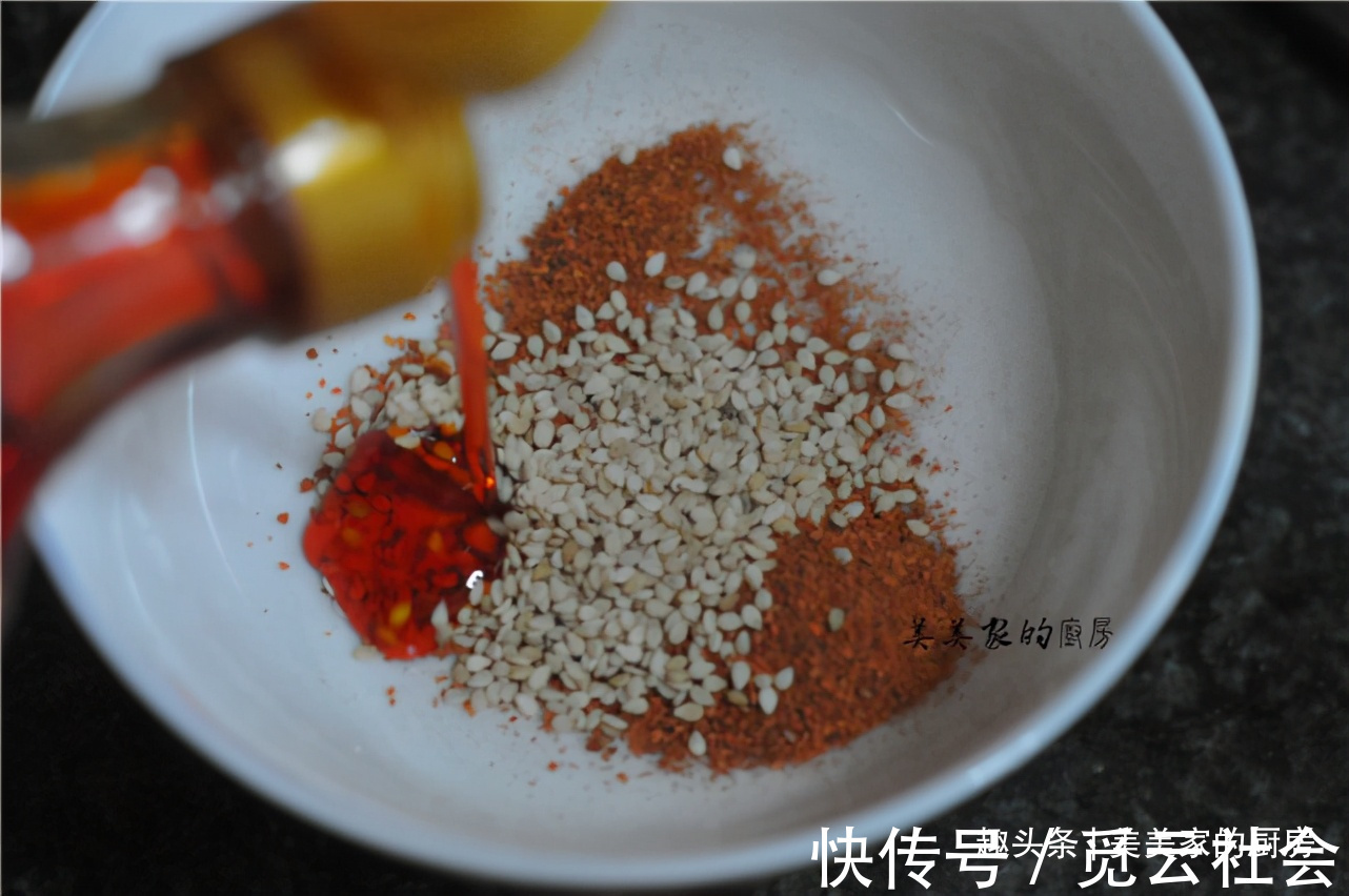 藠头|集市上碰到此物别手软,一次买10斤,拌一拌就能吃,爽脆开胃!