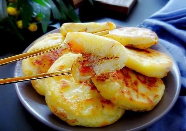 1个鲜桃1碗面,10分钟做成早餐饼,暄软香甜,特好吃,孩子最爱