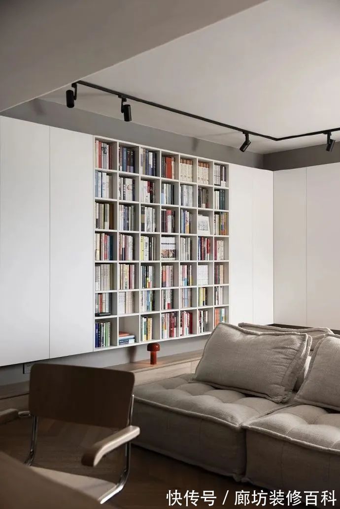 小户型|81m2独居住宅，打造书与猫与人的居家空间