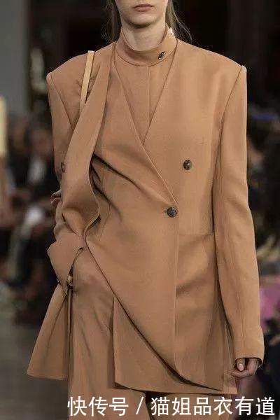 西装|不安平淡的你,值得拥有这件万能搭配—拼接外套,"凌乱"也能美