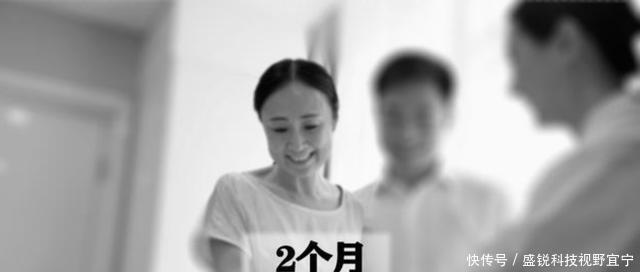 子宫|“最心急宝宝”走红,刚出娘胎就急着向妈妈求抱抱,网友太暖心