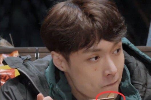 三线|同样吃粉,彭昱畅和张艺兴吃相不同,此就是三线和顶流的差距吗?