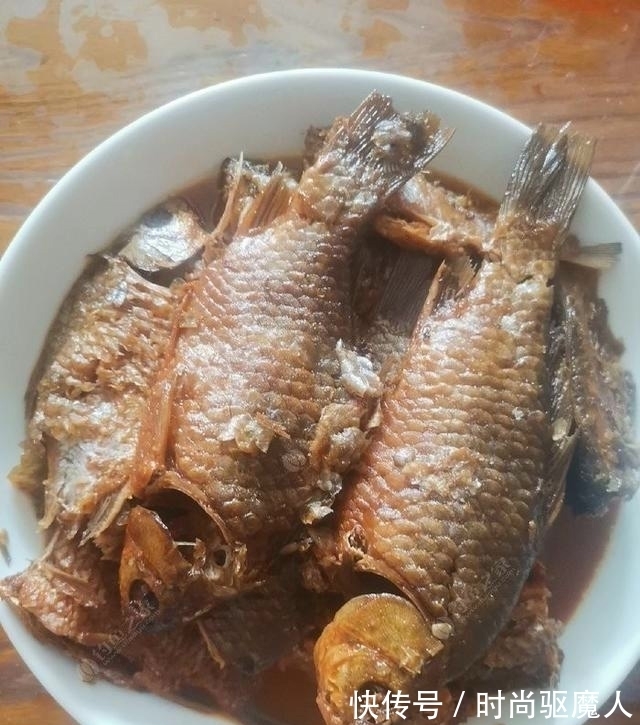 香酥鱼|香酥鲫鱼,一道解决鲫鱼如何烹制的菜品