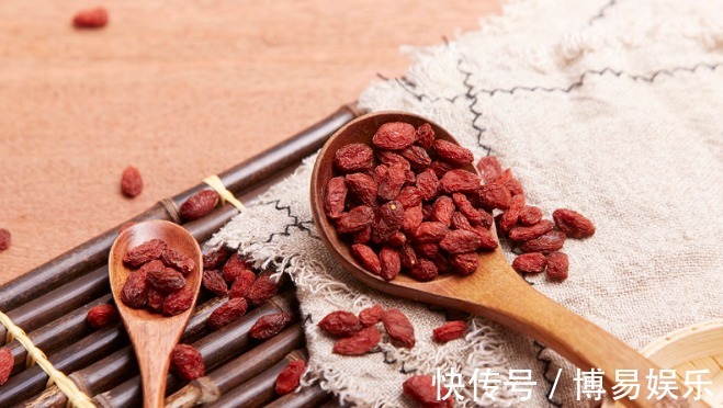 养生|医生枸杞最“正确”的吃法,吃对了才养生,吃错容易招惹一身病