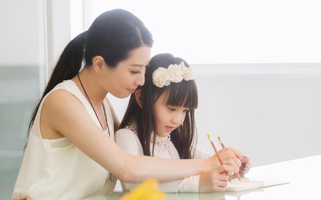 父母|孩子有这3种举动,说明孩子“情商低”,父母早纠正还来得及