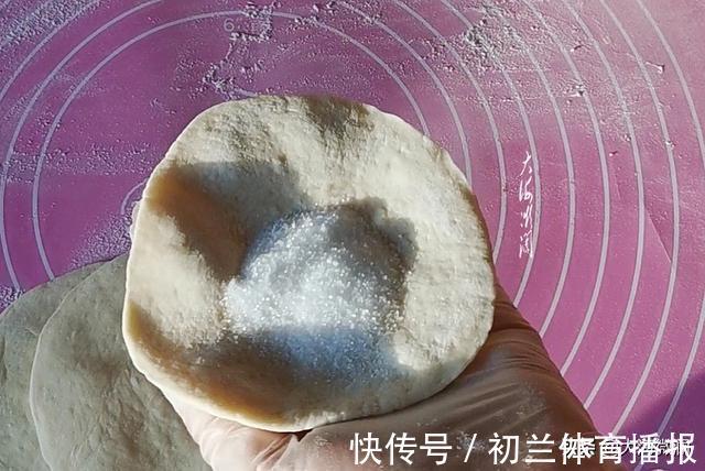 发面饼|一杯面粉半杯奶,孩子迷上这早餐饼,比包子简单,比油条健康