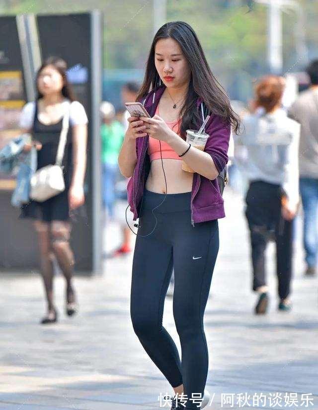 半身裤|凹凸紧致的打底裤美女,让造型显得时髦不单调,颜值过人