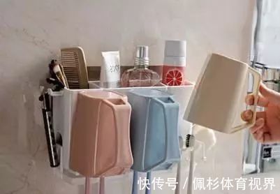 家人|老婆不顾家人的反对,卫生间就砌半堵墙,完工后全家都夸她聪明