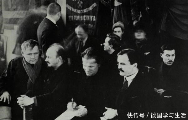 列宁|此人曾是斯大林的救世主,失势速度惊人,死前只求恢复名誉