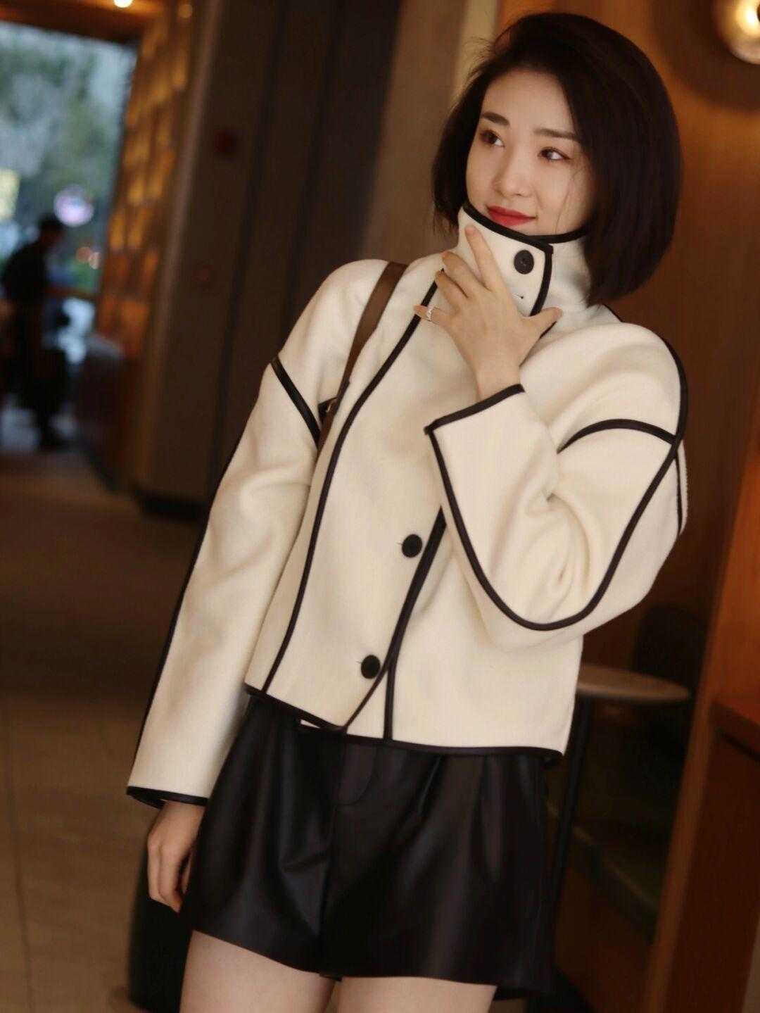 小姐姐|~小王~长款大衣太容易撞衫了怎么办?别怕,用短款毛呢代替它也可以很美