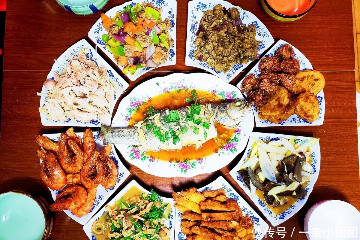大年初二别忘记吃开年饭牢记3吃2做愿你旺事接二连三