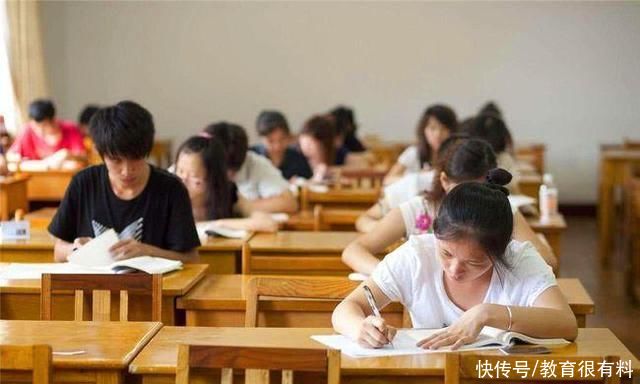 提问超过10个字直接挂科，高校教师提出奇葩要求，学生欲哭无泪