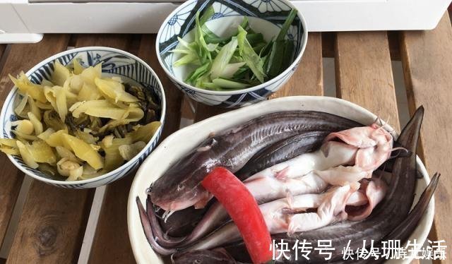海鱼的100种吃法之一,炖鱼不放姜,无腥味,家人说锅太小不够吃!