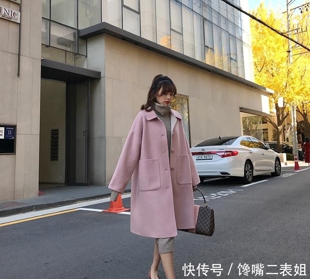 足足等了七天,这几款呢子大衣终于出新了,配靴子穿太美了