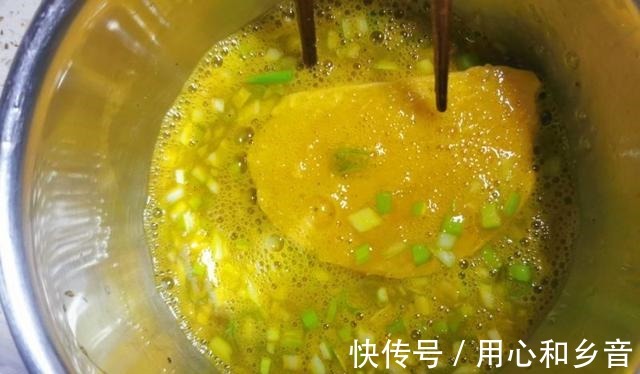 快手香煎葱蛋馒头片!