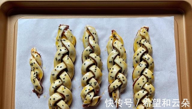 最近早餐迷上它,孩子们天天吃都不厌,花钱不多个个吃撑!