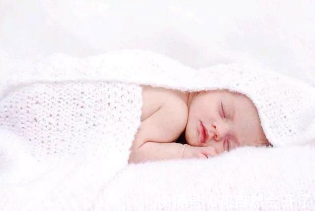 入睡|宝宝在这2个“黄金时间”睡觉,大脑不仅发育好,而且更容易长高