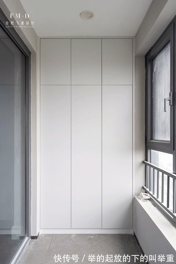 顶柜|阳台靠墙打到顶柜,内部加杆变身“衣帽间”,分类收纳榨干每1平