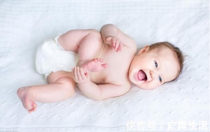 琳琳|孩子睡醒后的行为,寓意着孩子“智商高”,哪怕占了一个也很好