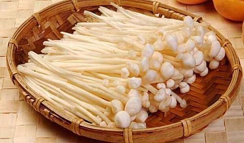 女人“例假”期间，尽量多吃3种食物，排出毒素，缓解经期腹痛