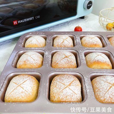 日式牛奶面包卷，奶香浓郁??烘焙路上必做