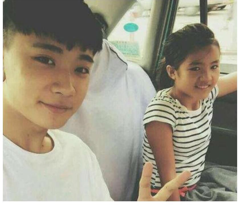 城市妈妈|《变形计》中农村“好命娃”,节目录完被富妈抚养,今成富家千金