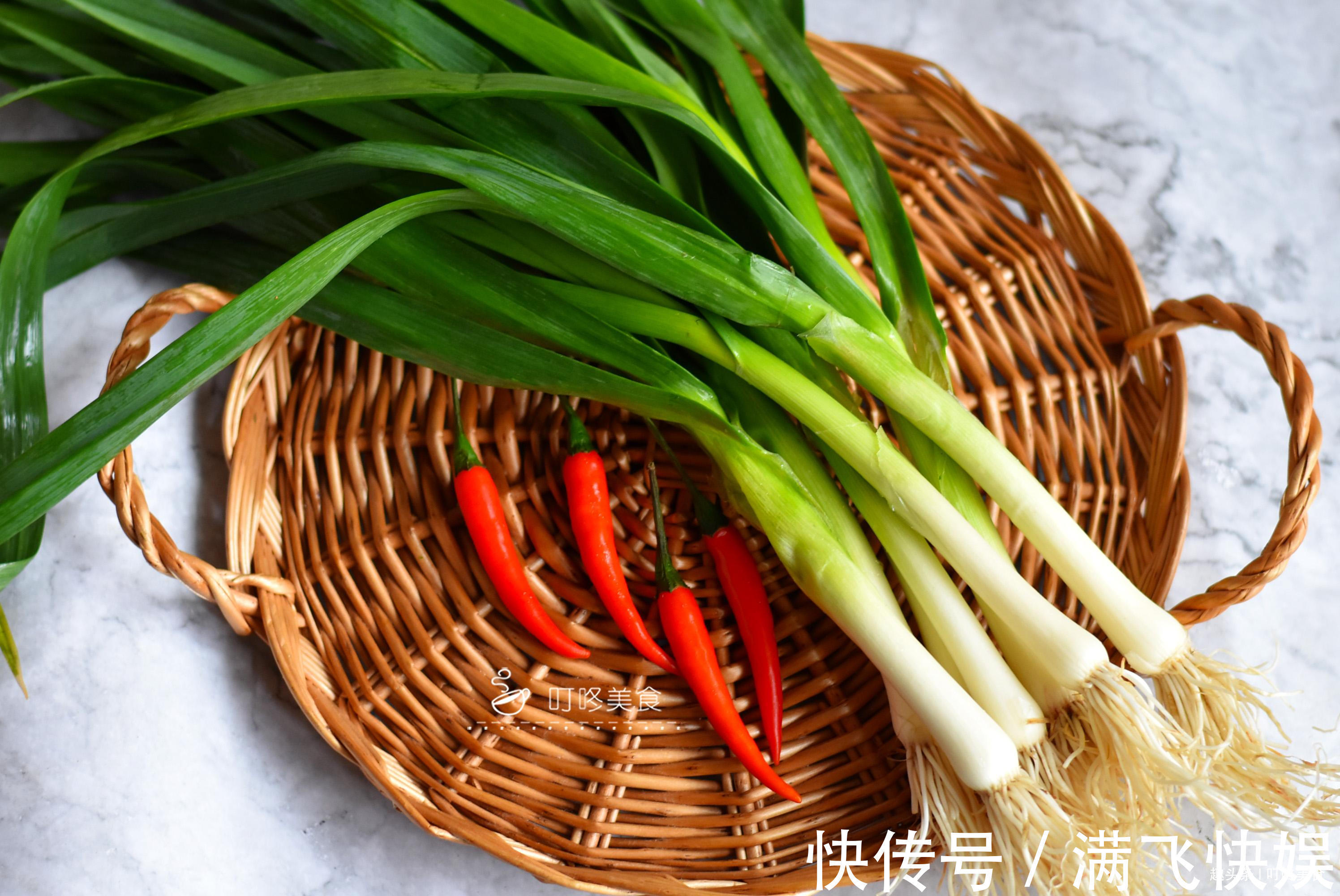 春天最馋的一道凉拌菜,2分钟做一盘,开胃下饭,连吃一周也不腻