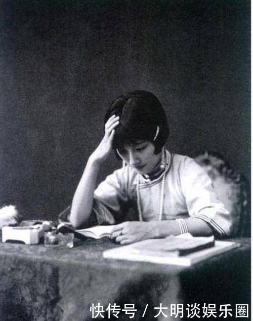 外交|她17岁当外交翻译,为嫁诗人与高富帅离婚,29岁丧夫,55岁成知名