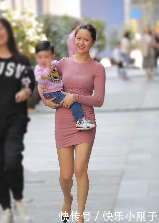 妈妈|看完美女的样貌，不仅有强烈的时尚感，估计娶回家很有安全感！