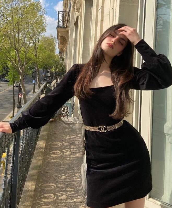 范本|由内而外散发的法式美感 颜值超高的巴黎博主穿搭范本