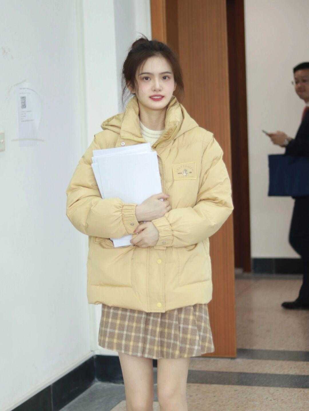 羽绒服 韩系风的羽绒服搭配,让你的气质更出众,保暖且显瘦