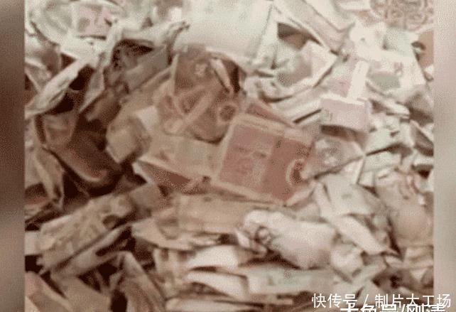 妈妈觉得女儿不对劲,趁上学砸了她的存钱罐,结果让妈妈崩溃流泪