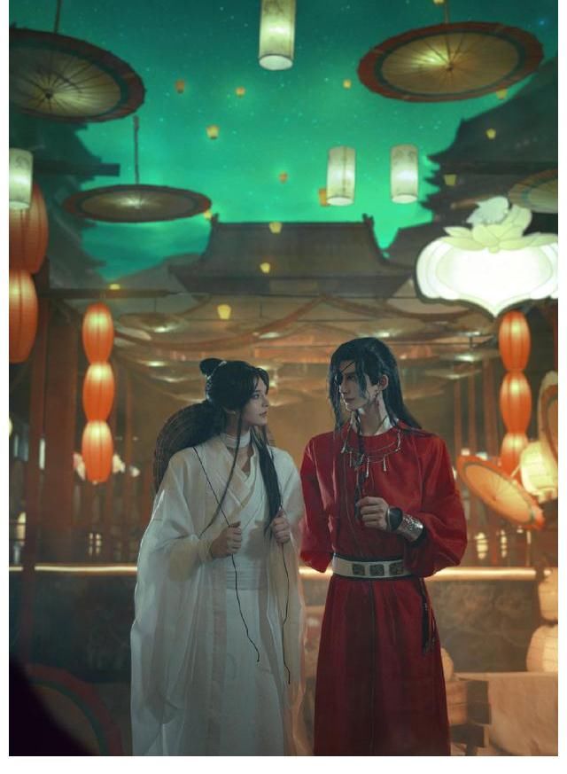 剧组|《天官赐福》真人cos来袭，比较隔壁剧组，服化道具有提升