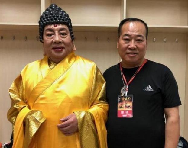 观音@他是最经典的如来佛祖,在泰国逛寺庙,发现佛牌上印的竟是自己