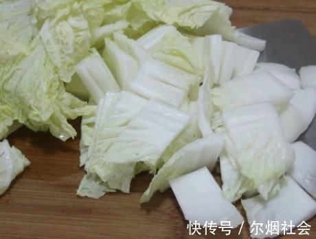 大白菜|炒大白菜,别直接下锅炒,多加1个步骤,白菜鲜嫩不出水,鲜味足