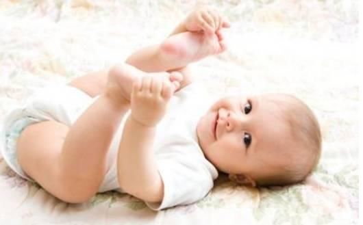 周岁|宝宝周岁前有4个关键期,家长要严格把关,别让宝宝“摔跟头”