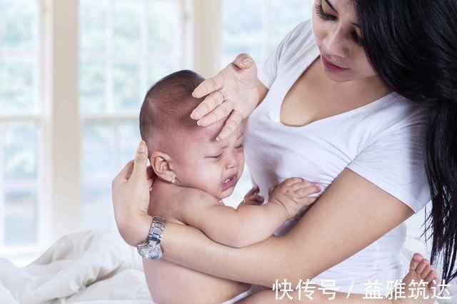 父母|孩子刚发烧时,父母一定要清楚,有3件事比吃药更重要!