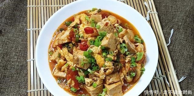 红辣椒|西红柿别再只是炒鸡蛋,和它一起做,开胃下饭,孩子点名要吃的菜