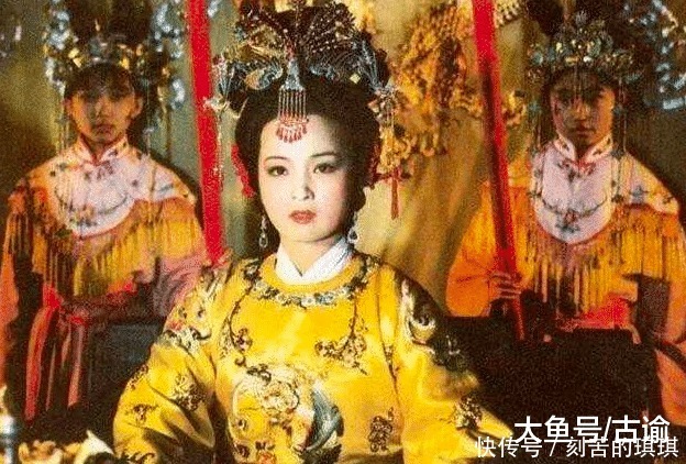 元春省亲时说错了话,结果被人传到宫中,导致了失宠