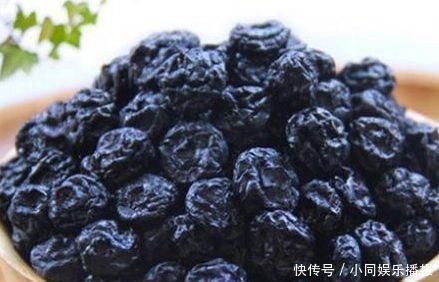 自由基|女性临睡前多吃1种小零食,视力清晰了,色斑不见了,肌肤更细白