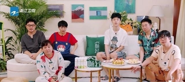 从生怕和他扯上关系到生怕和他扯不上关系，唯利是图得明明白白