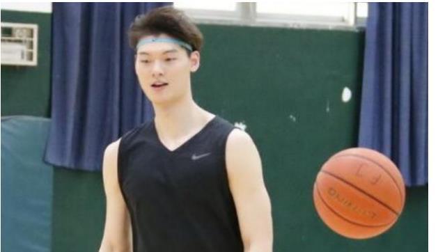 王翊雄|CBA三消息:福建签约内线暴熊,王哲林两战76分,孙思尧夏日苦练