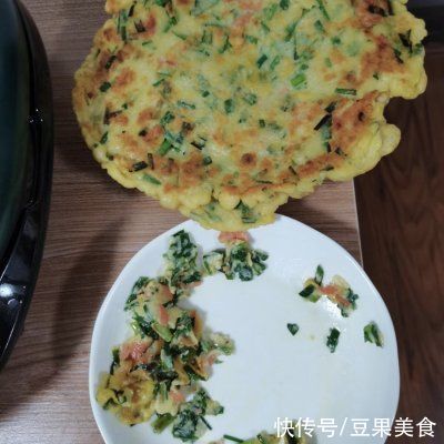 薄饼|别再出去吃了，韭菜鸡蛋饼-妈妈早餐自己做更好吃