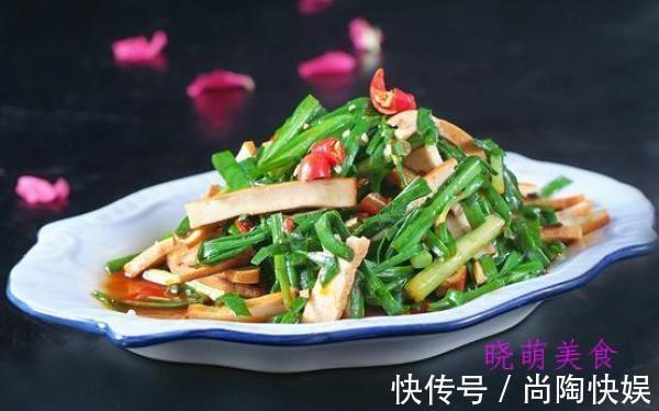 腊肉|蒸腊肉、韭菜炒香干、椒盐沙丁鱼、尖椒炒肉、马蹄丸子的美味做法