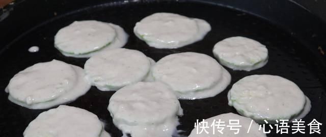 美味|西葫芦最好吃的方法,加上4个鸡蛋,简单美味,好吃的不想下桌子
