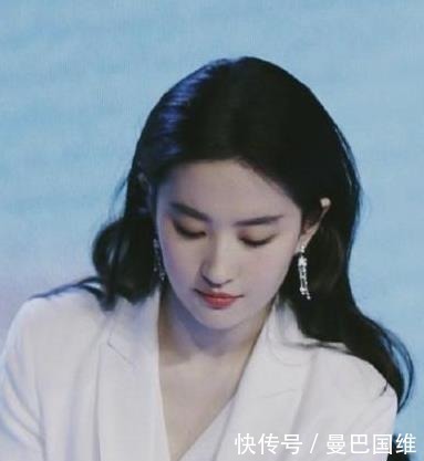 脸上有这3处“特征”的女生,并不适合披发,露出五官更女神