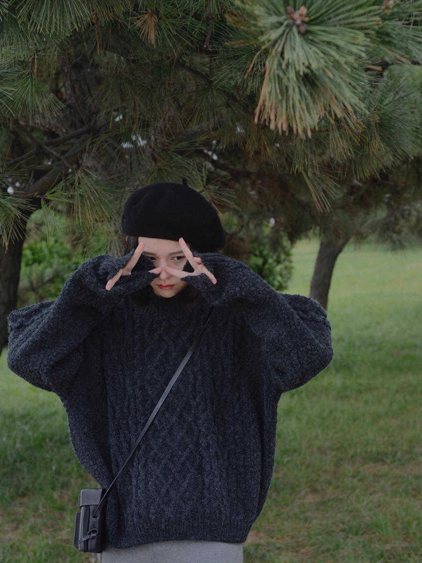 毛衣|冬季套头毛衣这样搭,配大衣更显精神