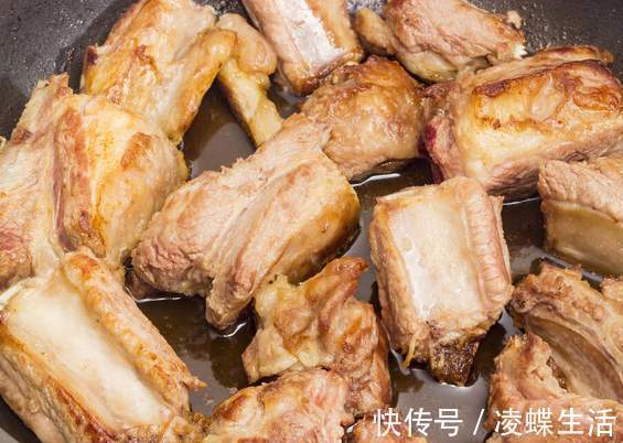 肋排|排骨不要只挑粗的买,老师傅教你3个妙招,挑到的排骨新鲜又好吃