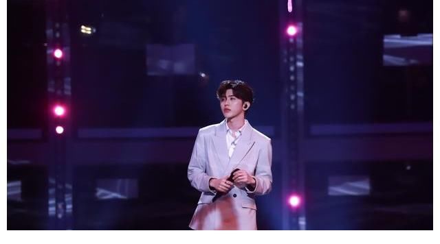 頂流蔡某某被罰，粉絲叫冤，什么是違規(guī)演出？這樣算劣跡藝人嗎？