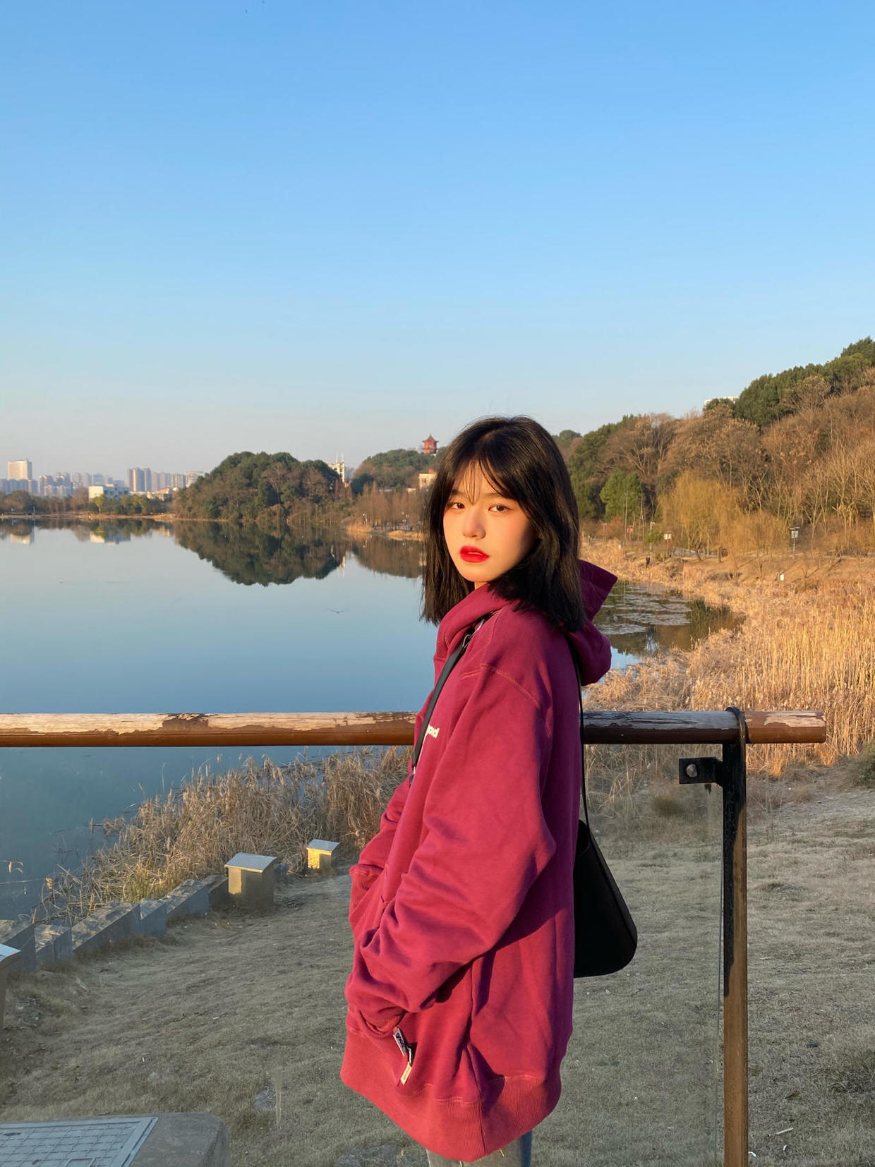 小姐姐|谁说冬日就穿不出活力感?元气卫衣来帮忙,让你秀出满满活力范